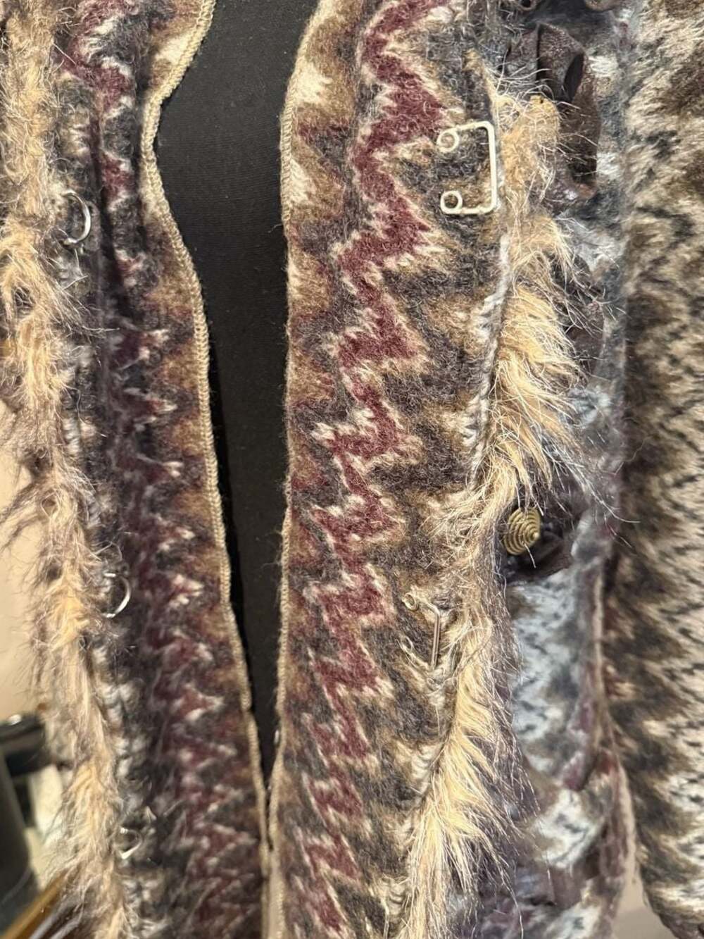 VTG Y2k Roz & Ali Faux Fur Trim Zigzag Knit Cardigan Sweater Jacket with Ruffles - Picture 4 of 13
